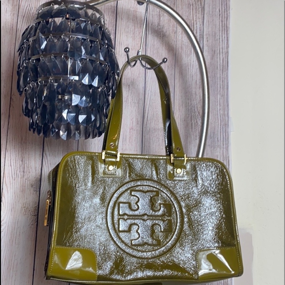 Sold 🤗Tory burch patent leather tote - Picture 2 of 16